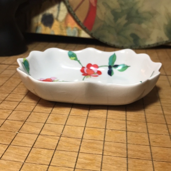 The Toscany Collection Taiwan Red Pink Flower Trinket Dish 4.24”L x 3 1/8”W x1”H - Picture 5 of 9